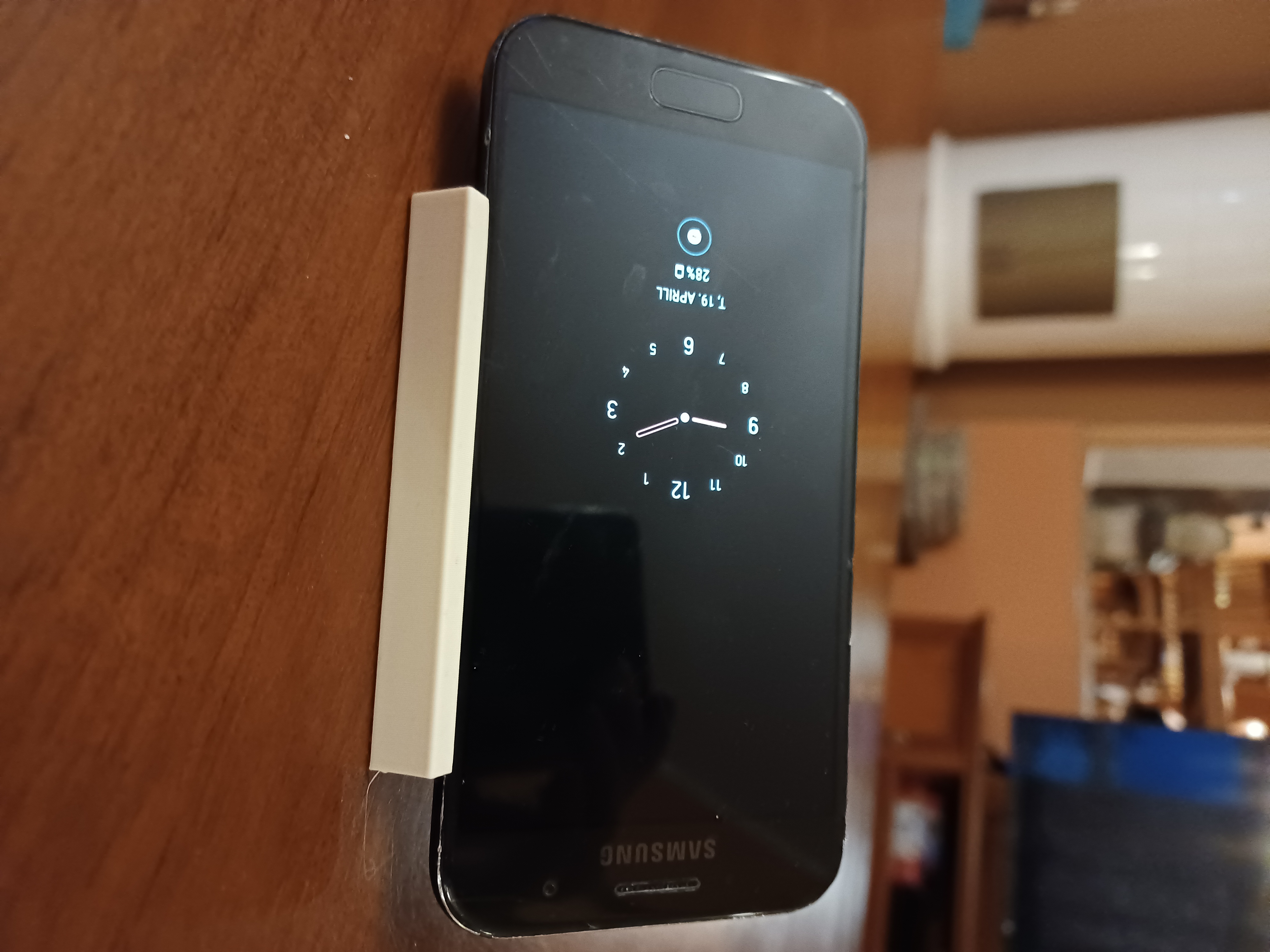 Simple phone stand