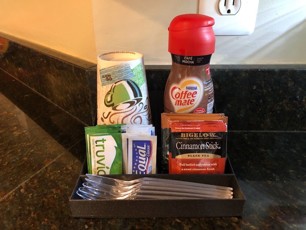 Coffee and/or tea organizer station