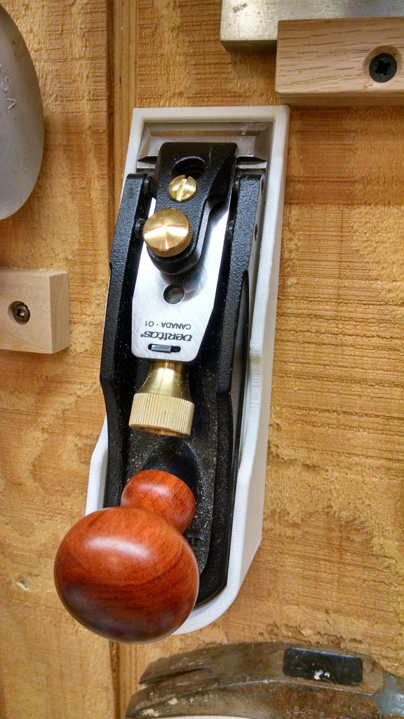 Wall holder for Veritas Cabinetmaker's Trimming Plane