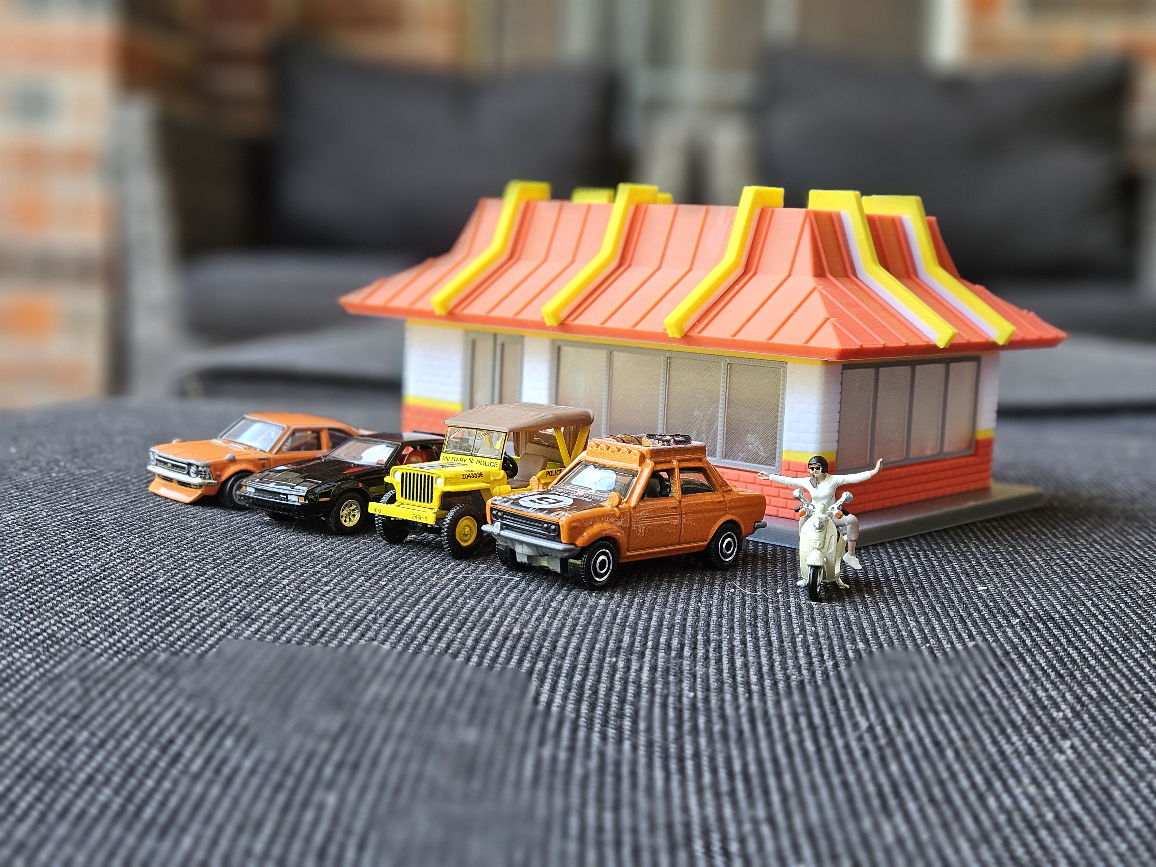 1:64 Classic Mcdonald's Diorama — thumbnail 2