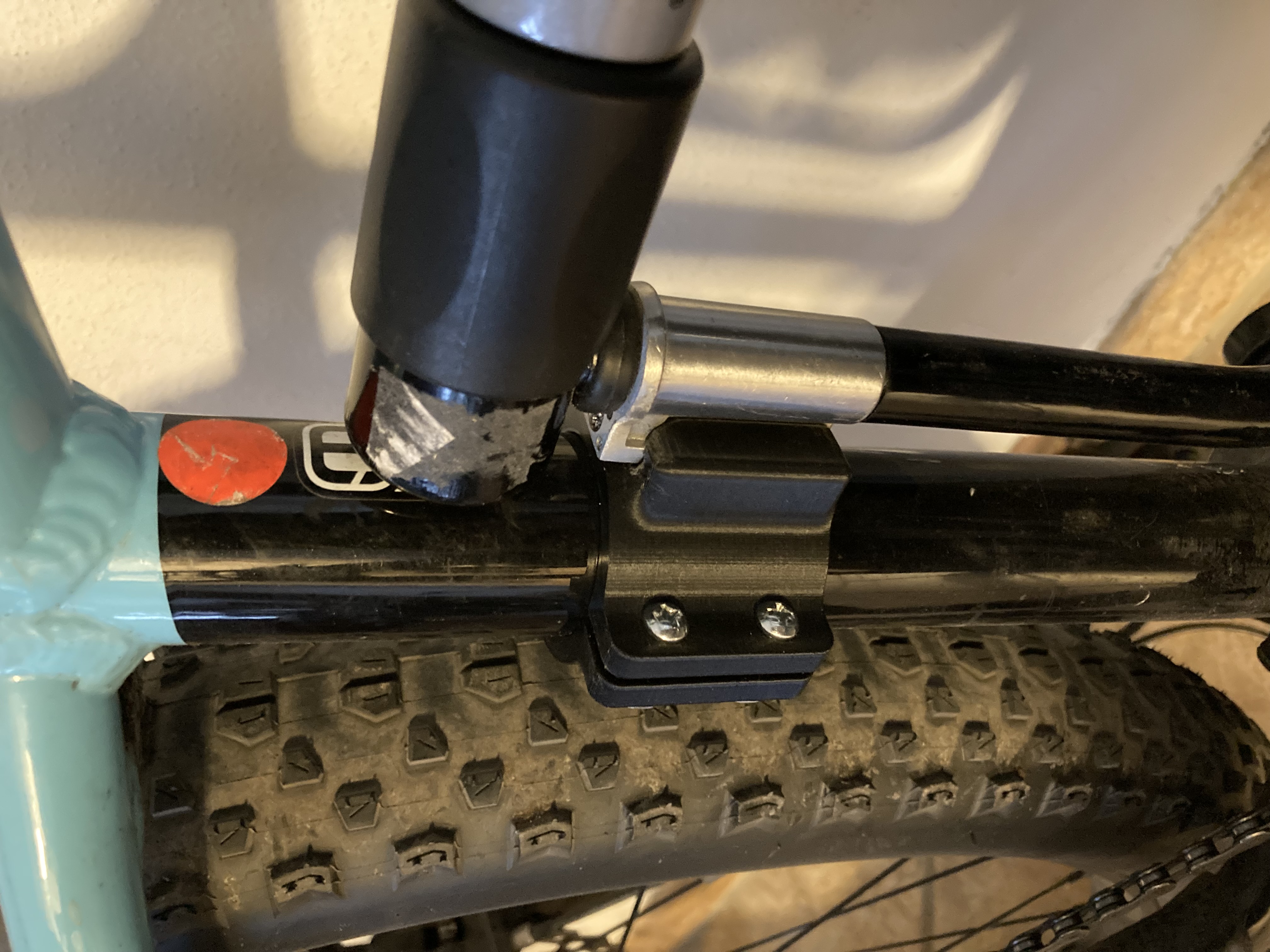 Kryptonite lock bike frame hanger/clamp