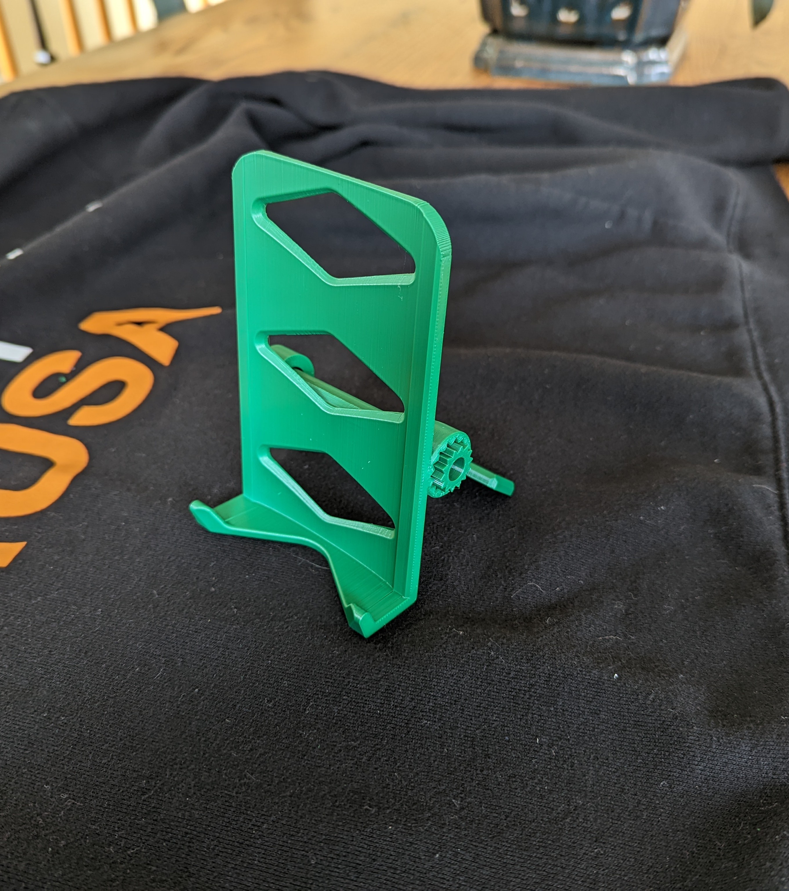Adjustable phone/tablet holder Print in Place