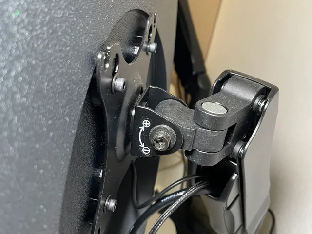 VESA spacer for Samsung 4K Monitor