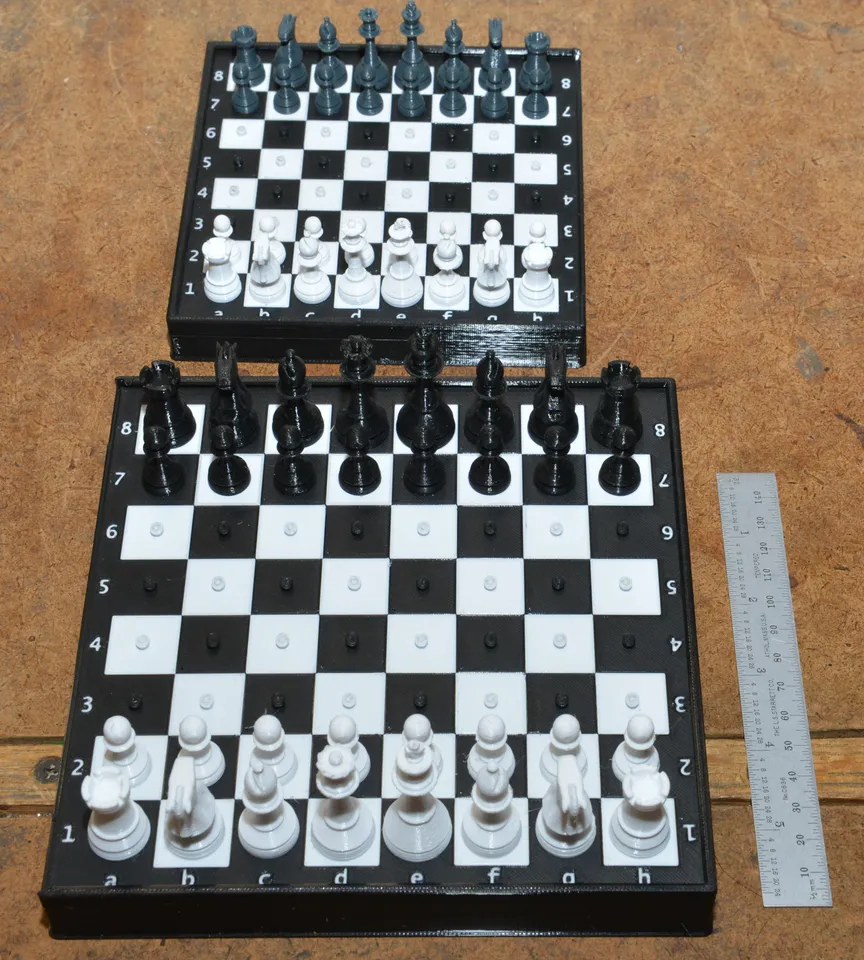 Medium Chess Board with Pieces