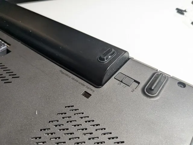 Thinkpad battery foot