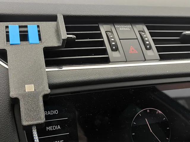Parametric car phone holder charger