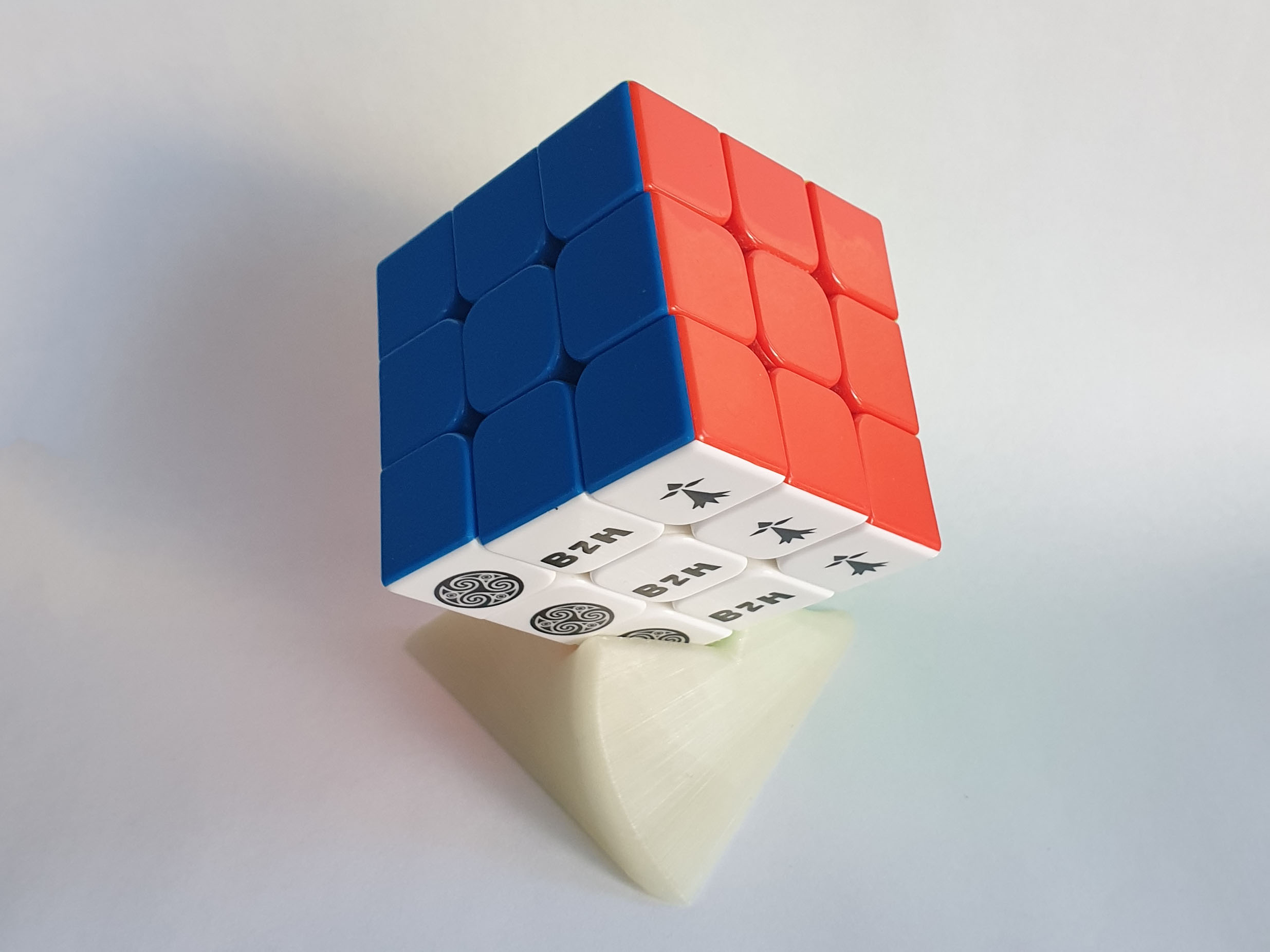 rubik-s-cube-stand-by-piketooth-download-free-stl-model-printables