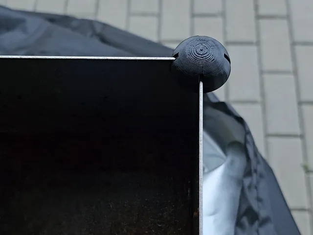 Corner protection of sheet metal and plastic board objects