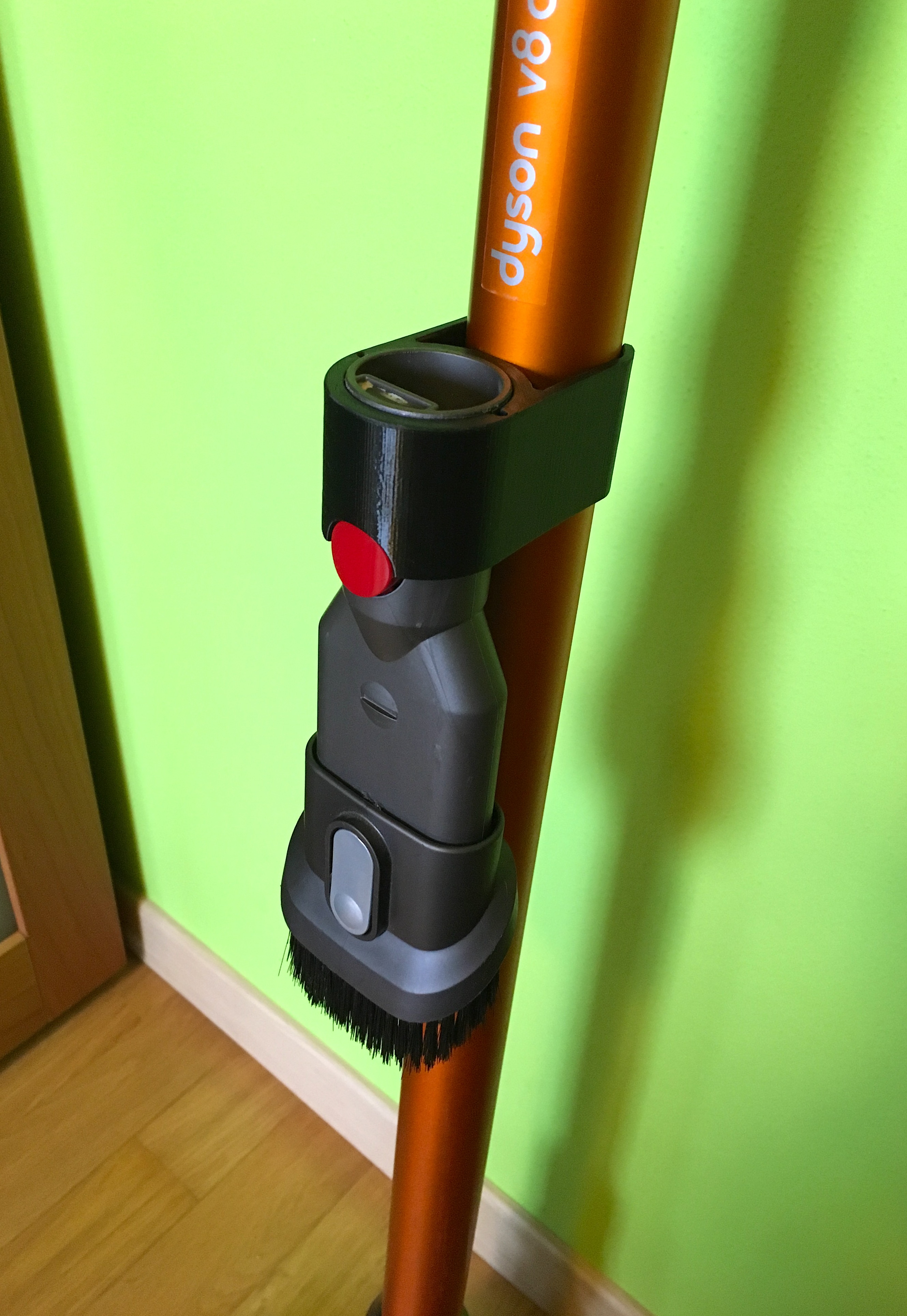 Dyson accessory holder for extension wand