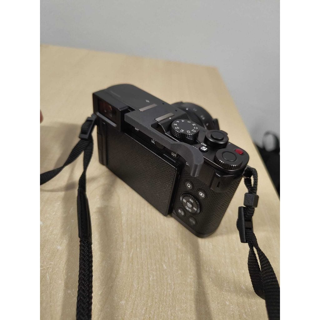 Thumb Grip for Lumix DC-L10