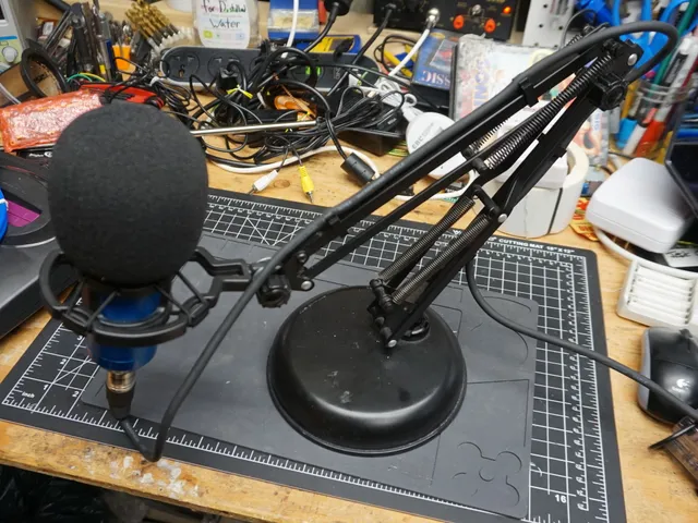 DIY Desk Lamp Mic Stand Cable Clip