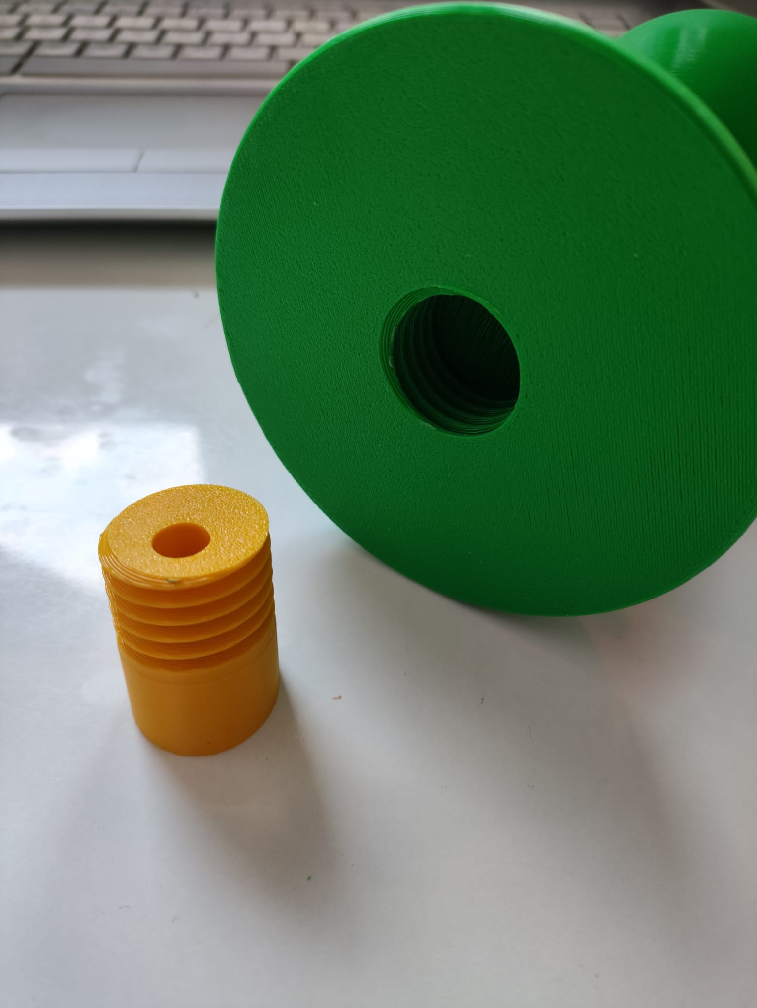 Push pin your clothes — miniatura 4