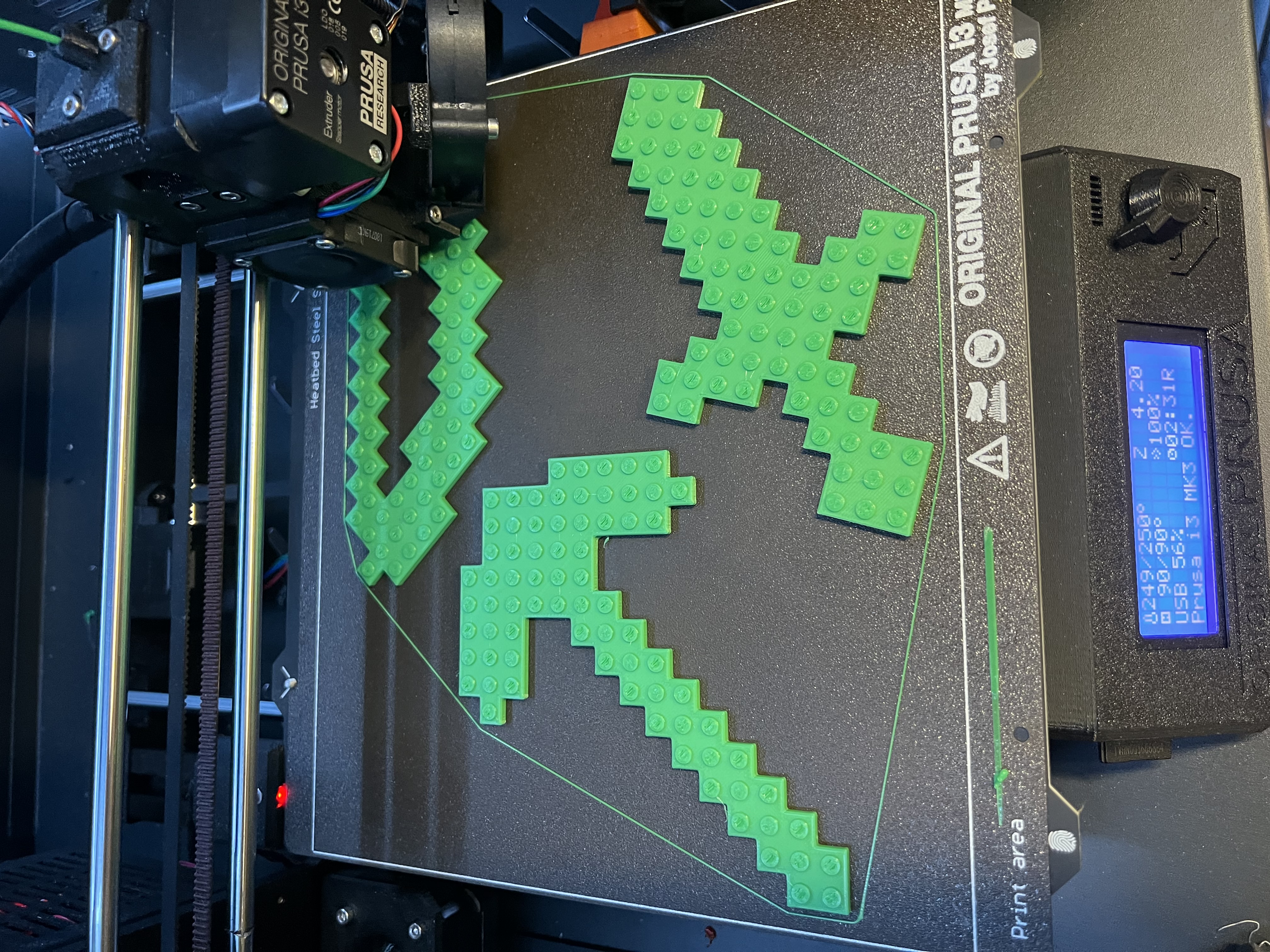 Miniatura 2 do modelo 3D Minecraft Lego Pickaxe