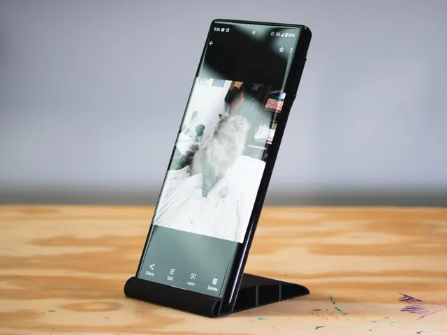 phone wedge (vase mode)