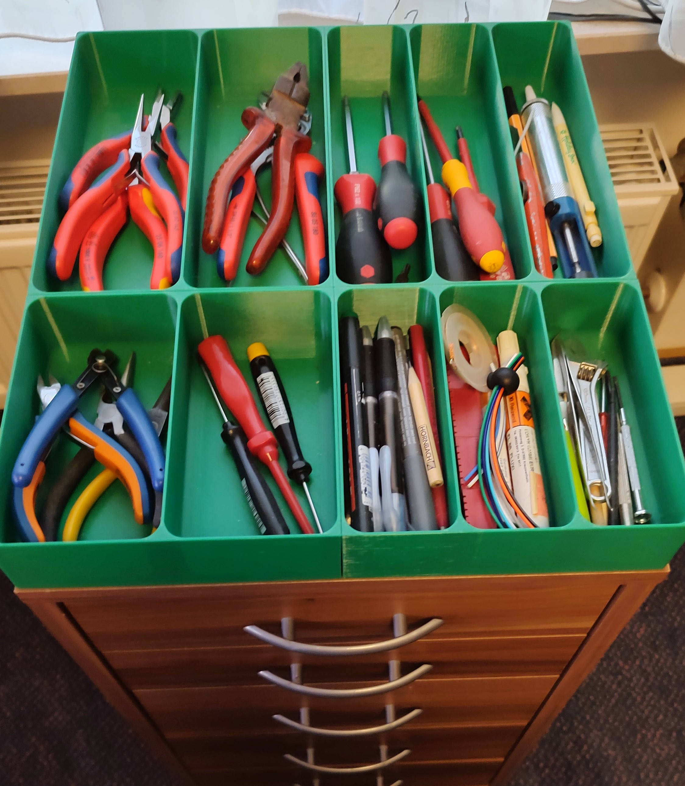 Configurable toolorganization (Konfigurierbare Werkzeugfächer)