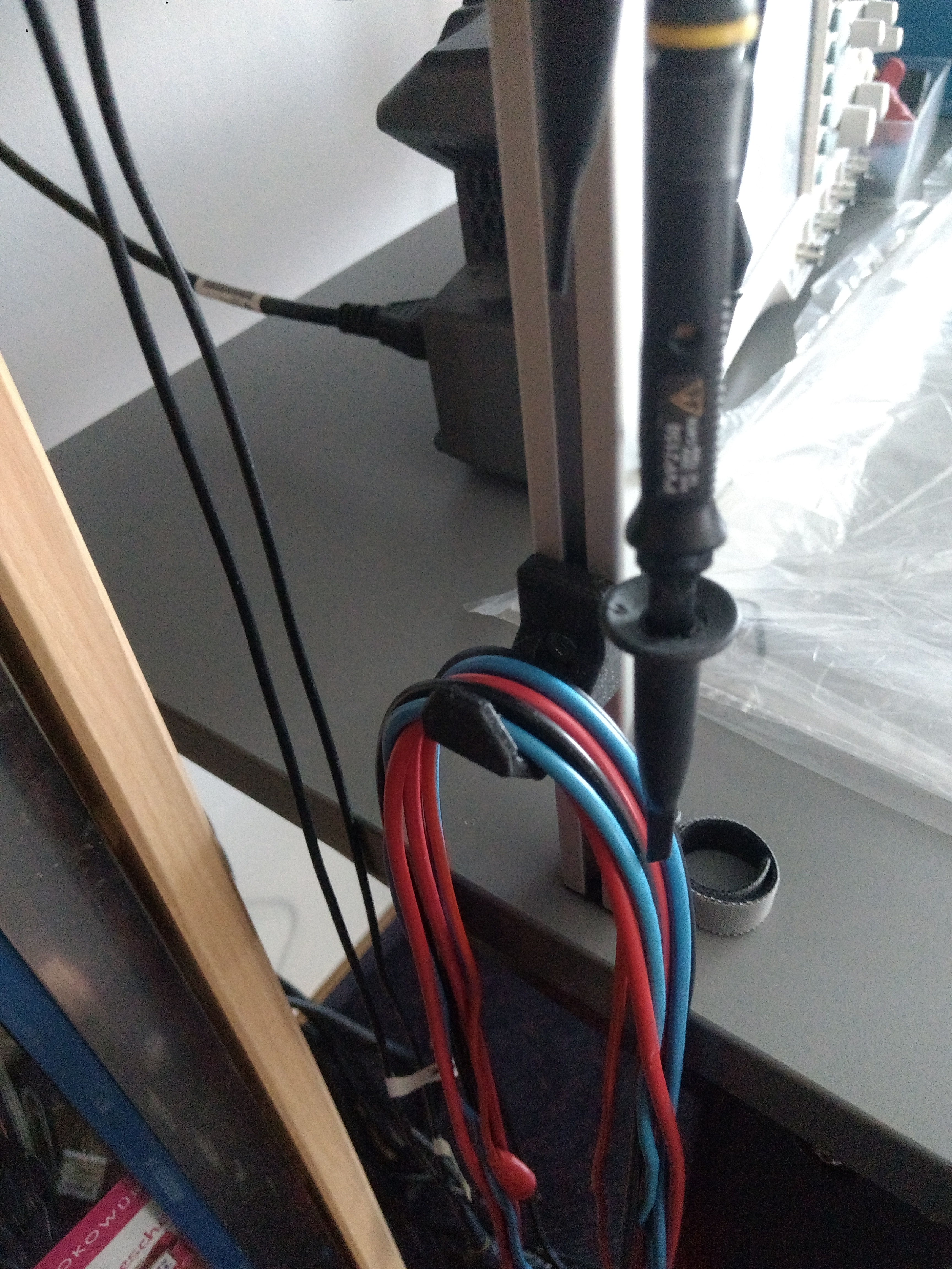 Div Hacken Nut20 for probes and cables