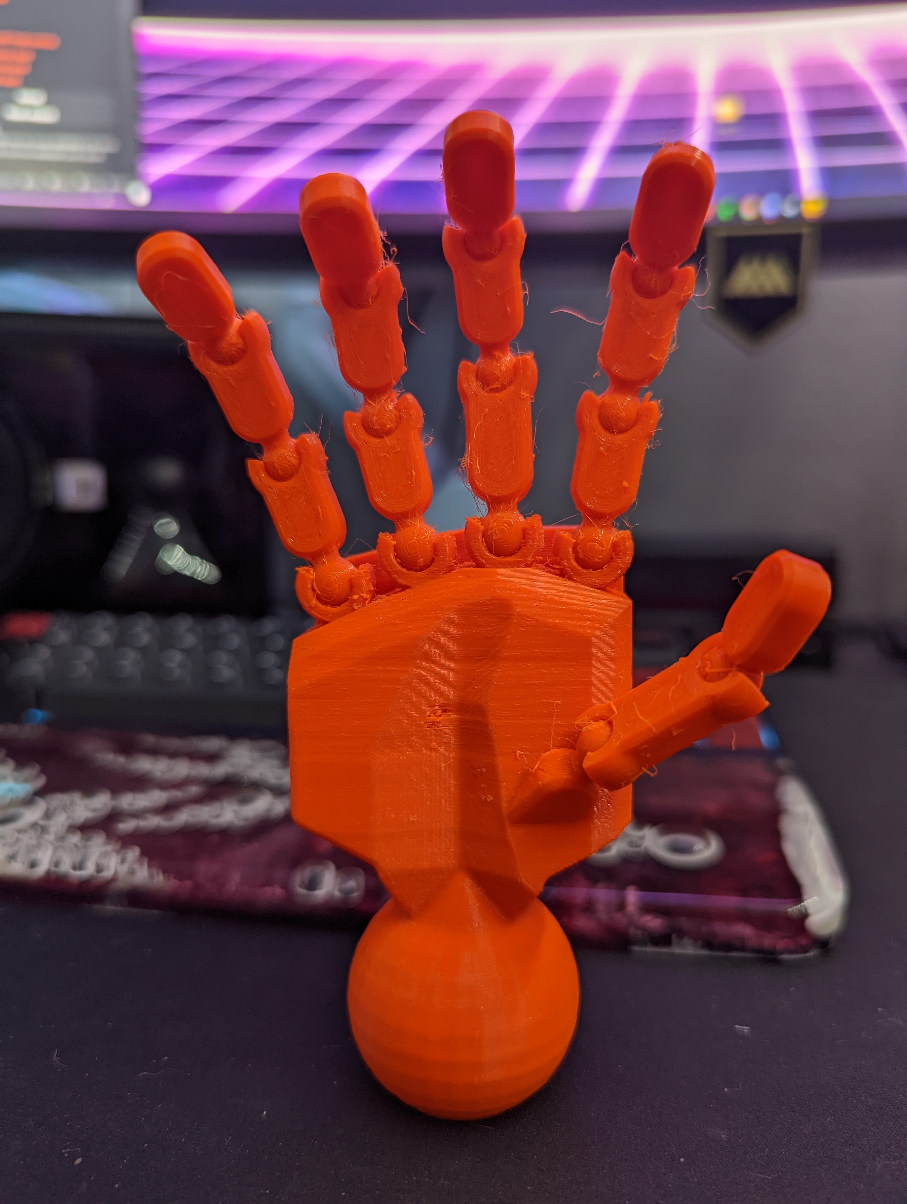 600 Scale articulated hand for Lucky 13 by Roach Download free STL