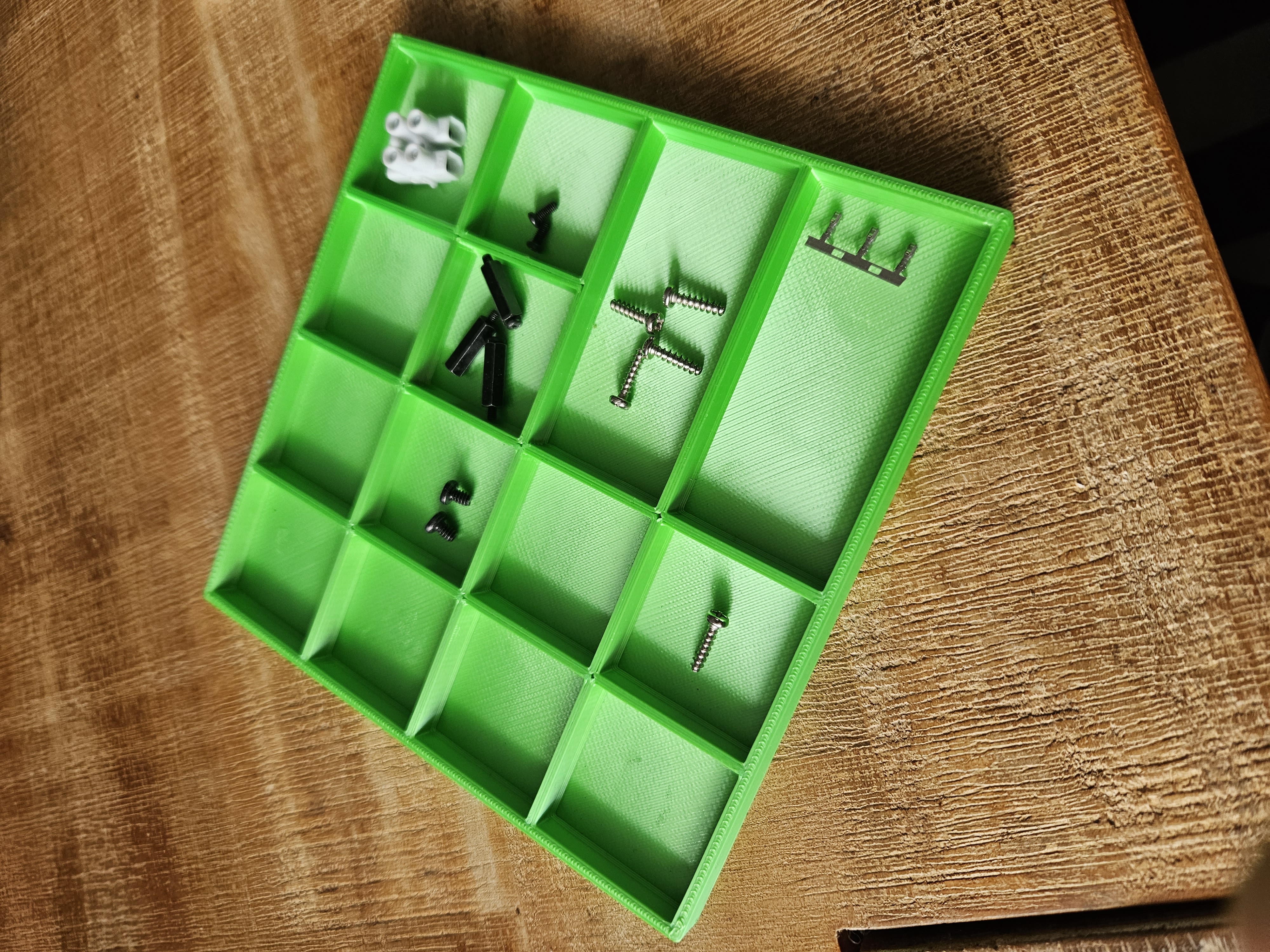 Magnetic screw-pad / screw stash