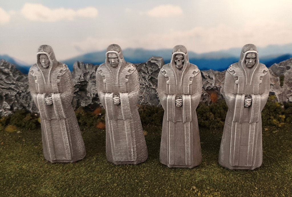 Priest statue — thumbnail 2