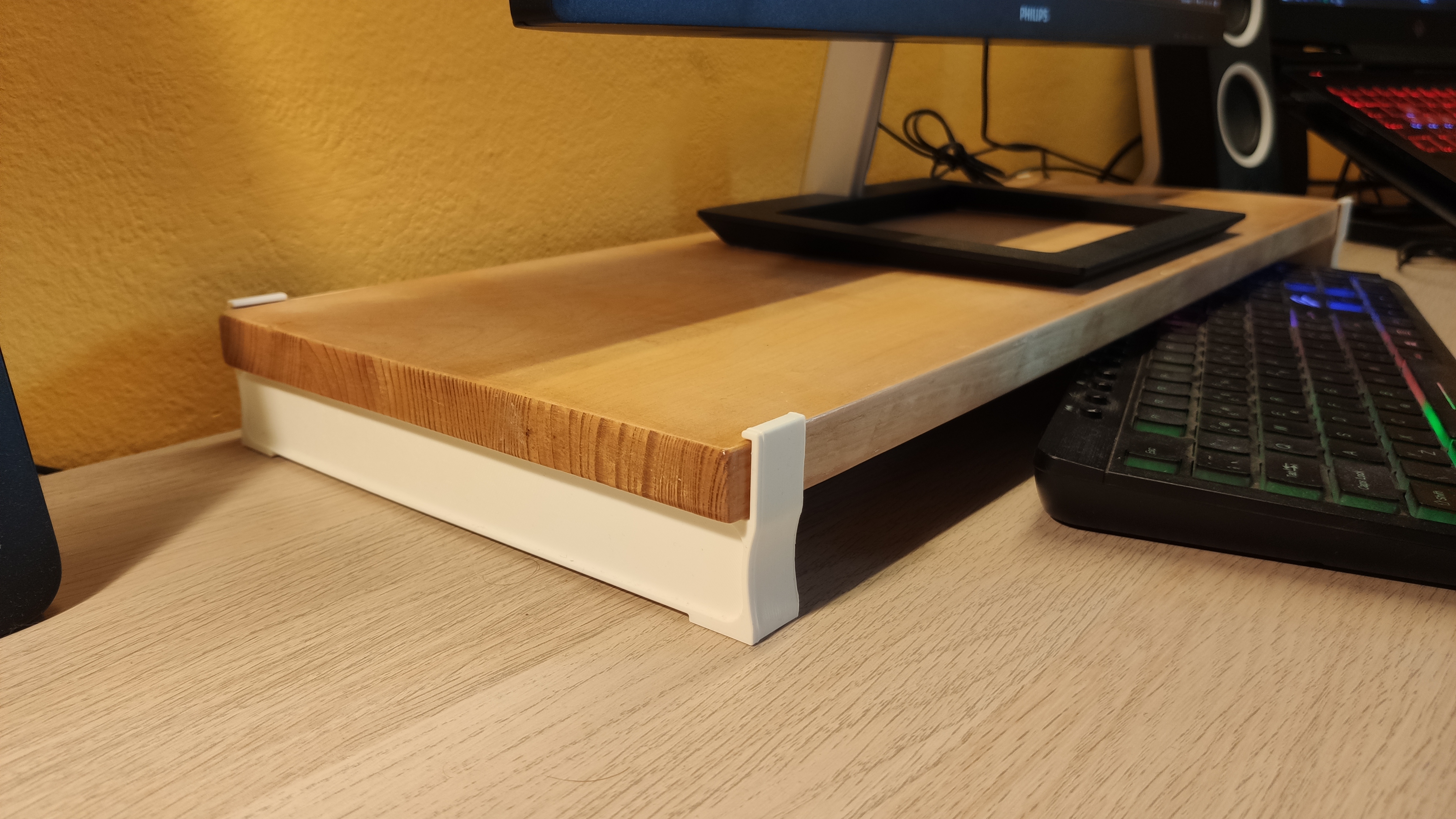 Monitor stand