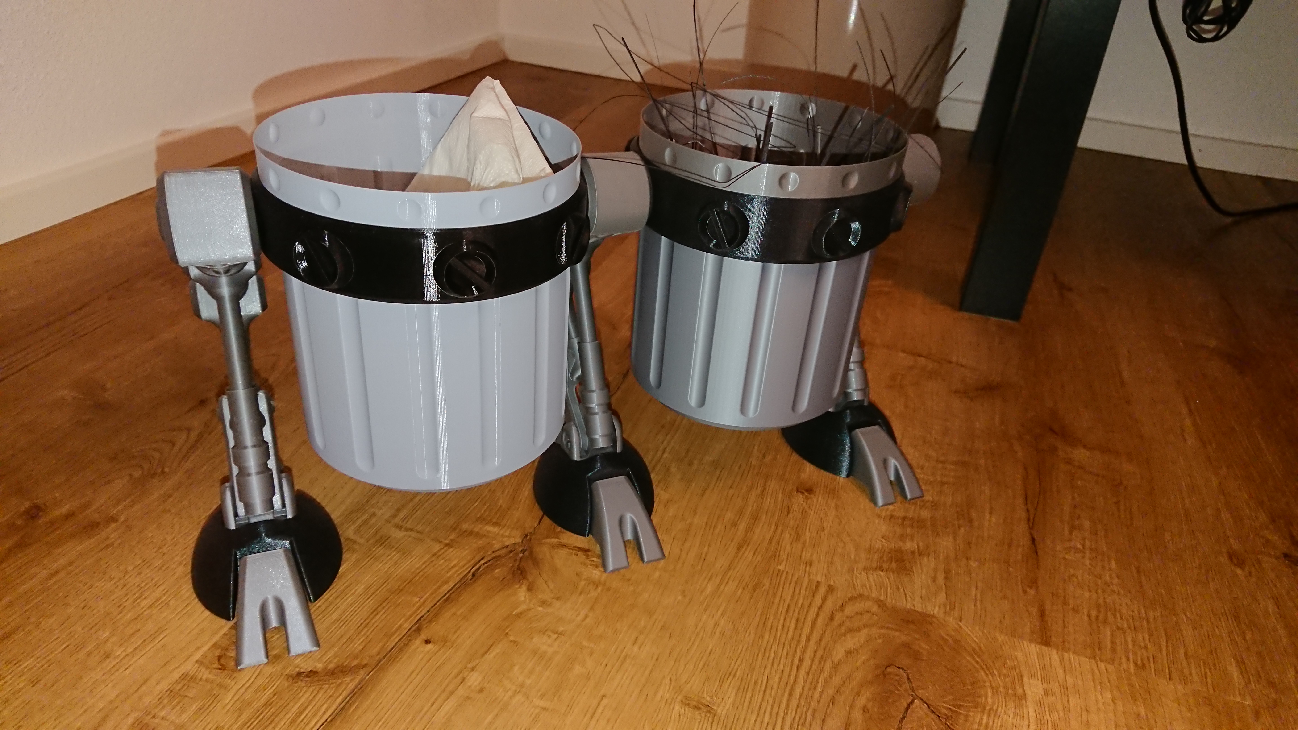 Miniatura 3 do modelo 3D Multiple Trash Walker