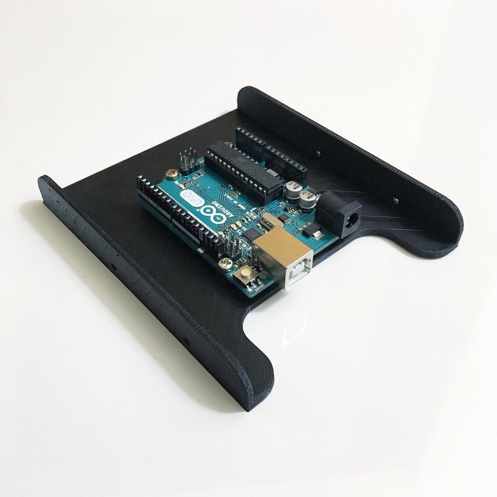 3.5" Drive Bay Arduino Uno Mount by Erik C Download free STL model
