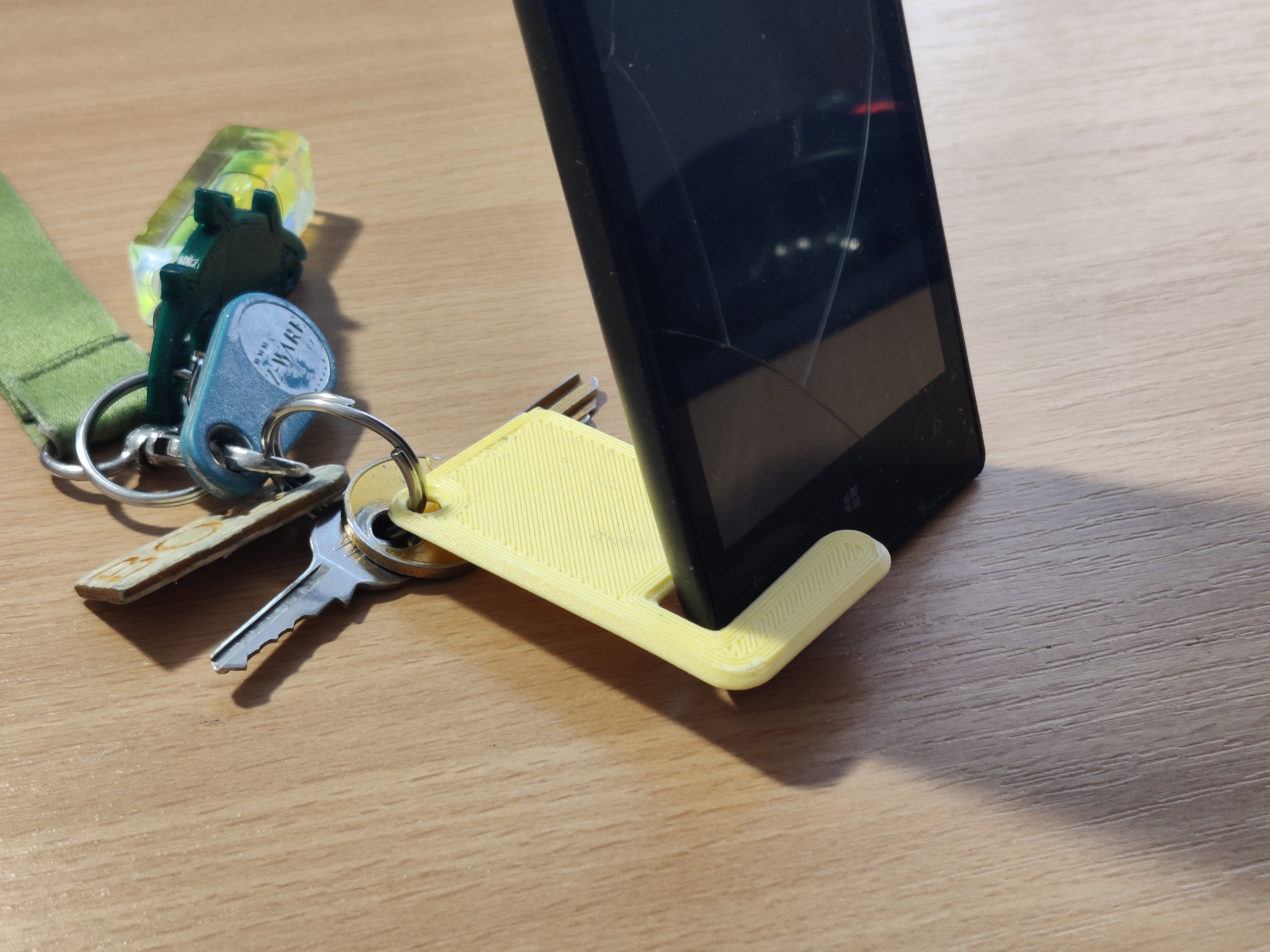 Miniatura 3 do modelo 3D Keychain Phone Stand