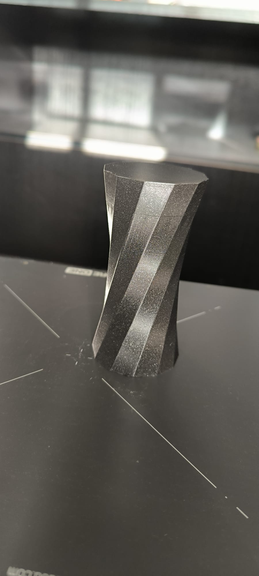 Twisted jar with precise thread — thumbnail 3