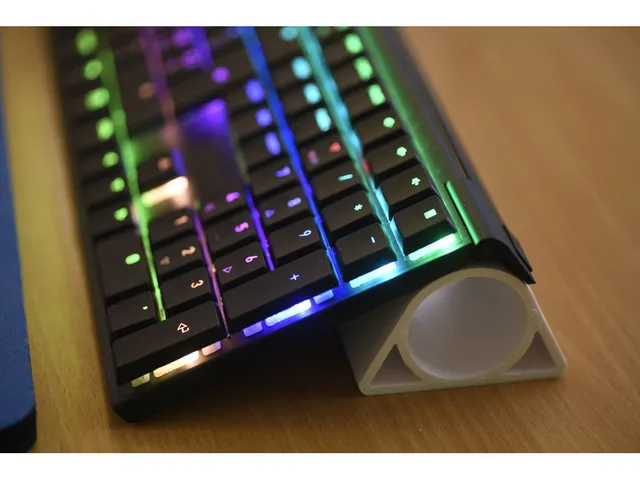 Tastatur erhöhung. (Keyboard elevation)