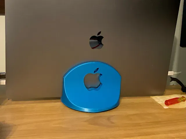 MacBook Pro Vertical Dock