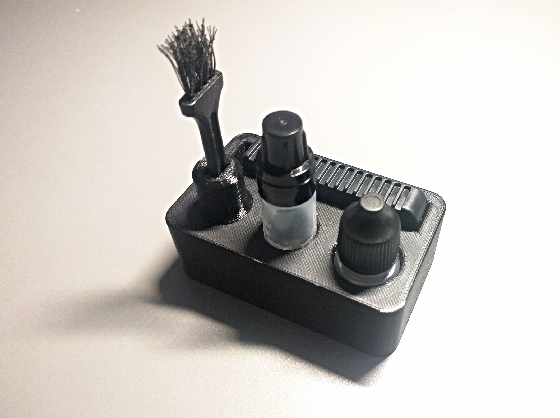 Shaving accessory stand