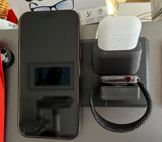 MagSafe Iphone Stand / Apple Watch / Airpods Charger