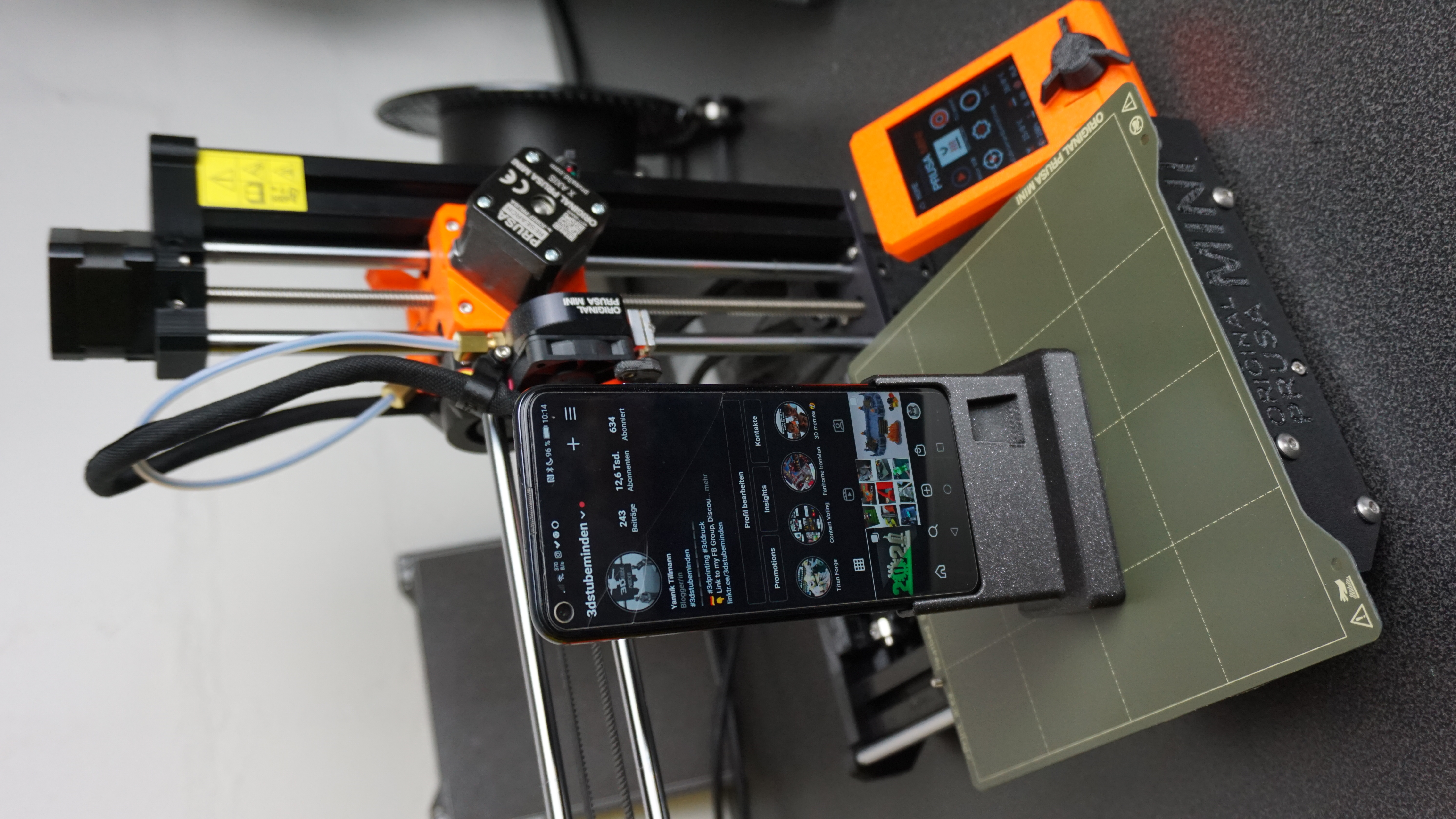 Smartphone Stand (for Huawei Nova 5T, Samsung A50 and more)
