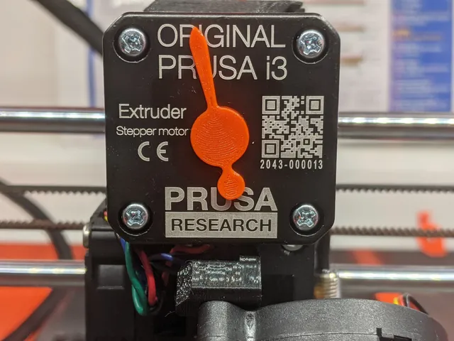 Extruder Visualizer with auto centering lip