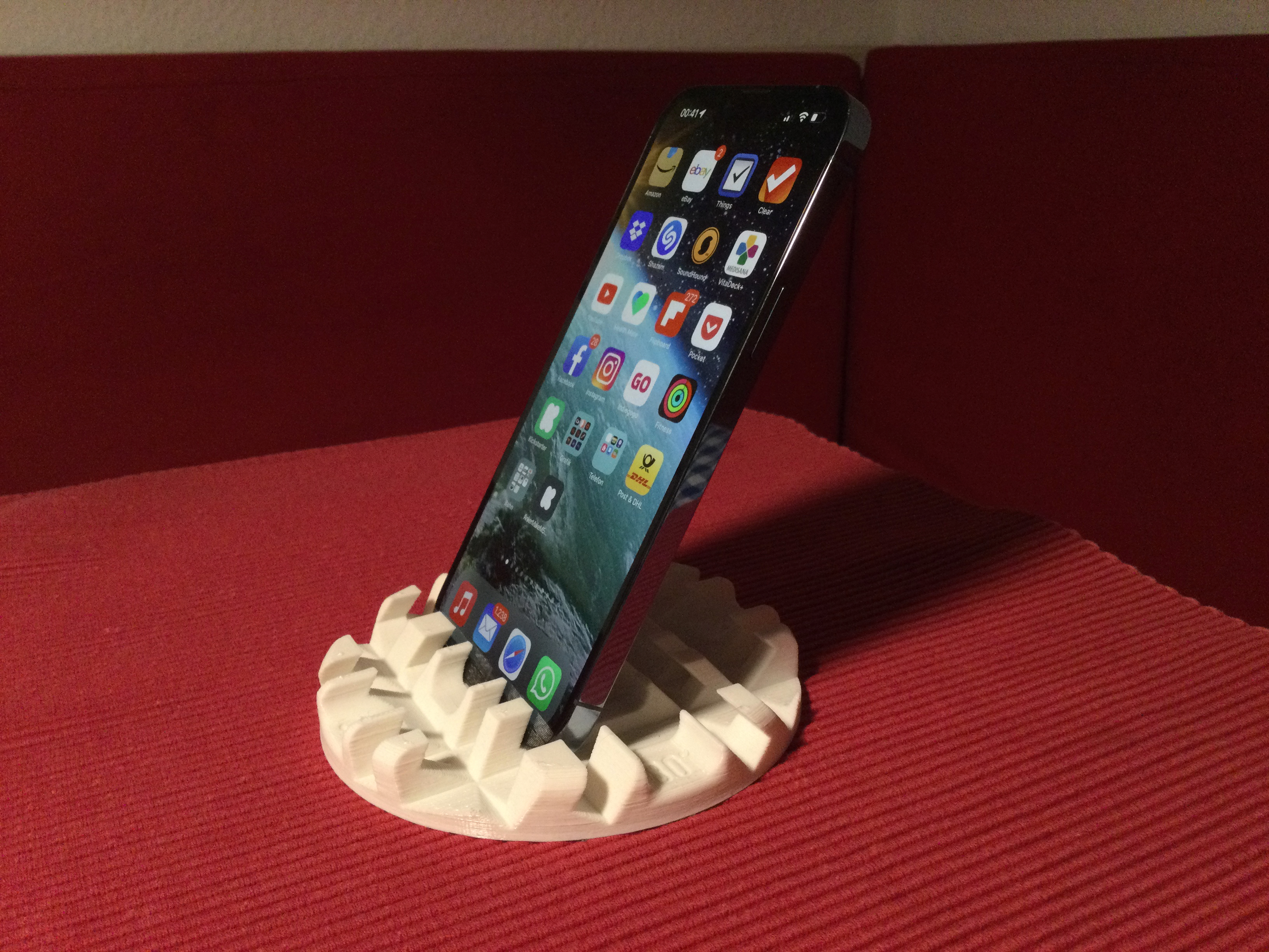 DISK – a Phone and Tablet Stand with different angles