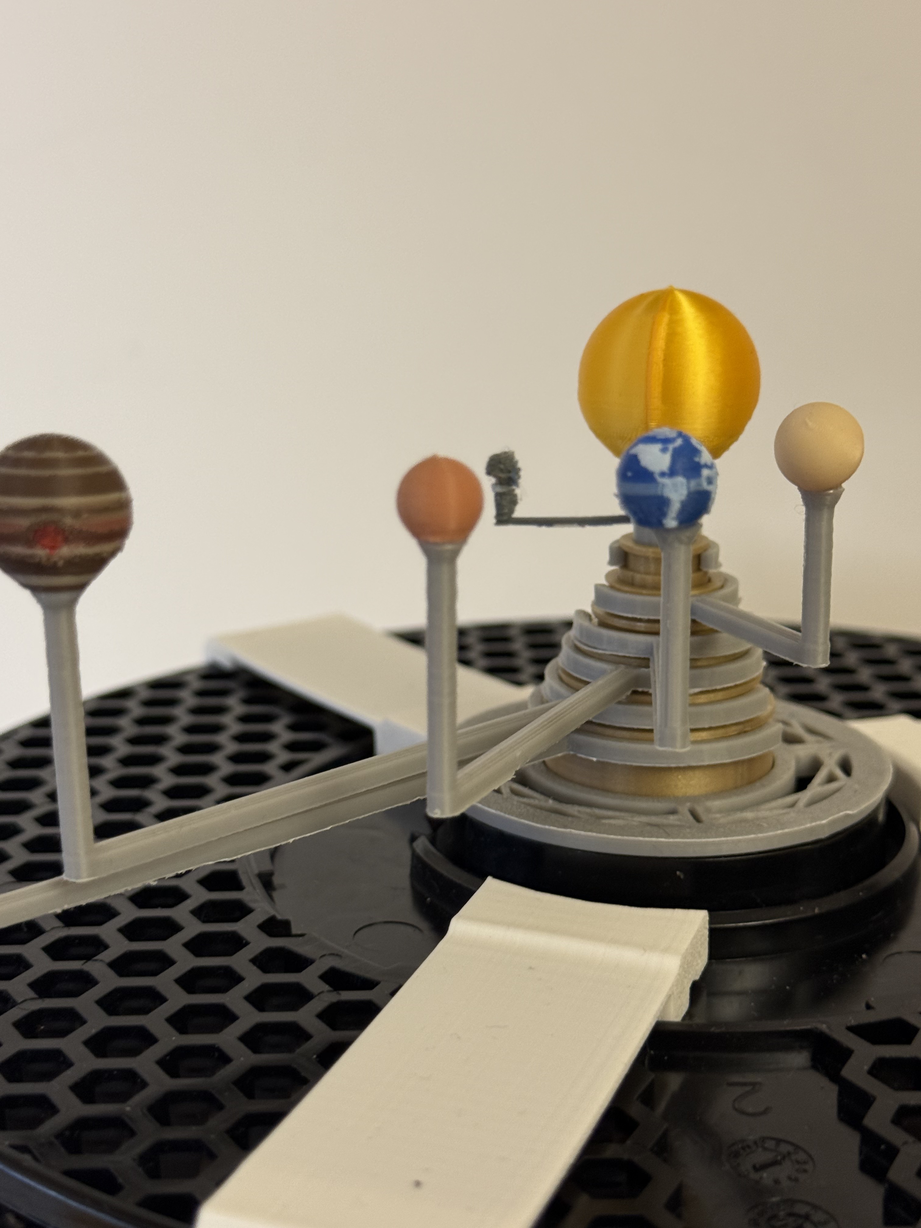 Spooletarium with improved Neptune, Earth and Moon