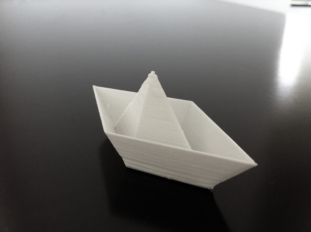 Little paper boat v01