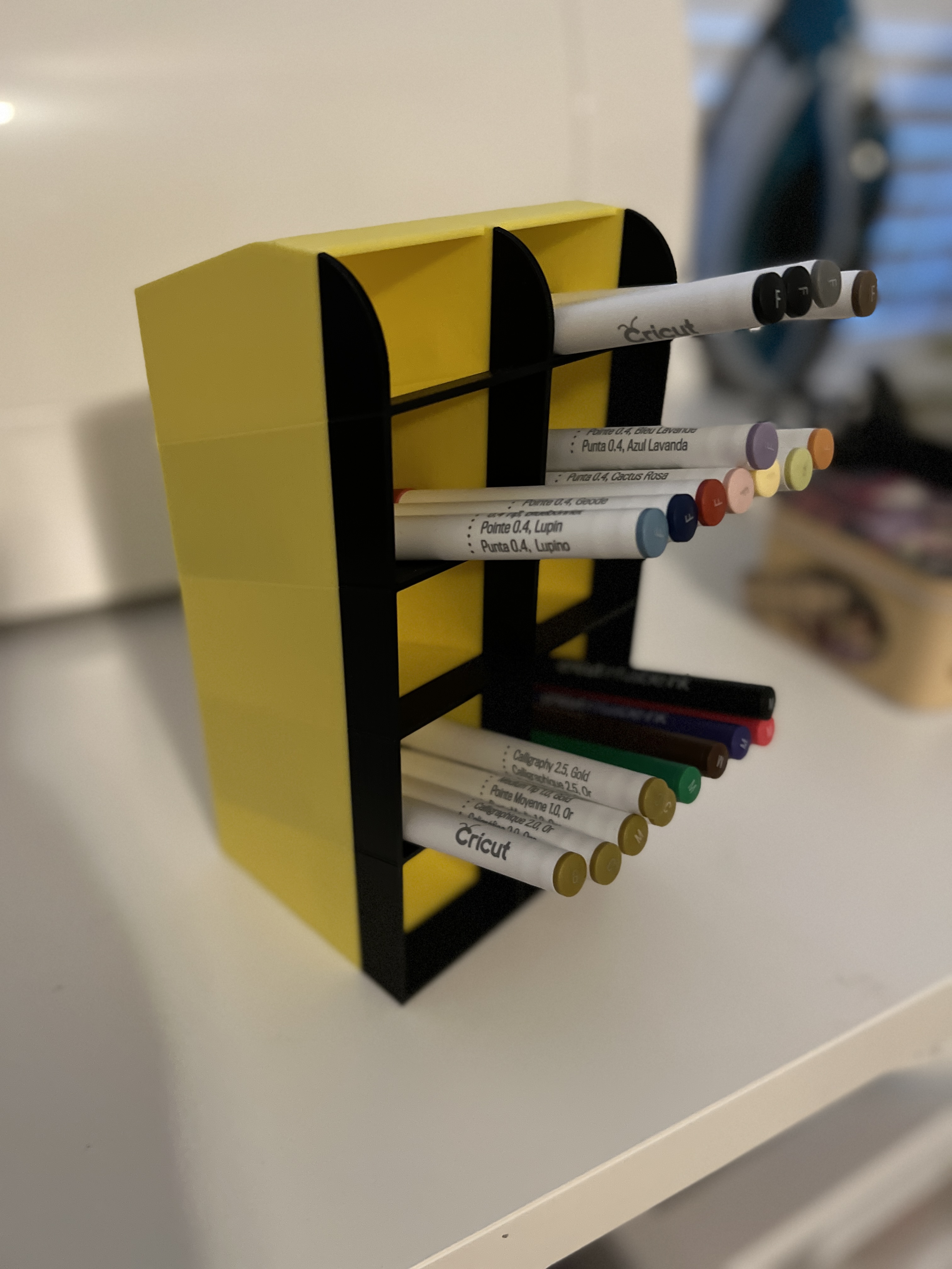 Pen shelf (Circut/Organization)
