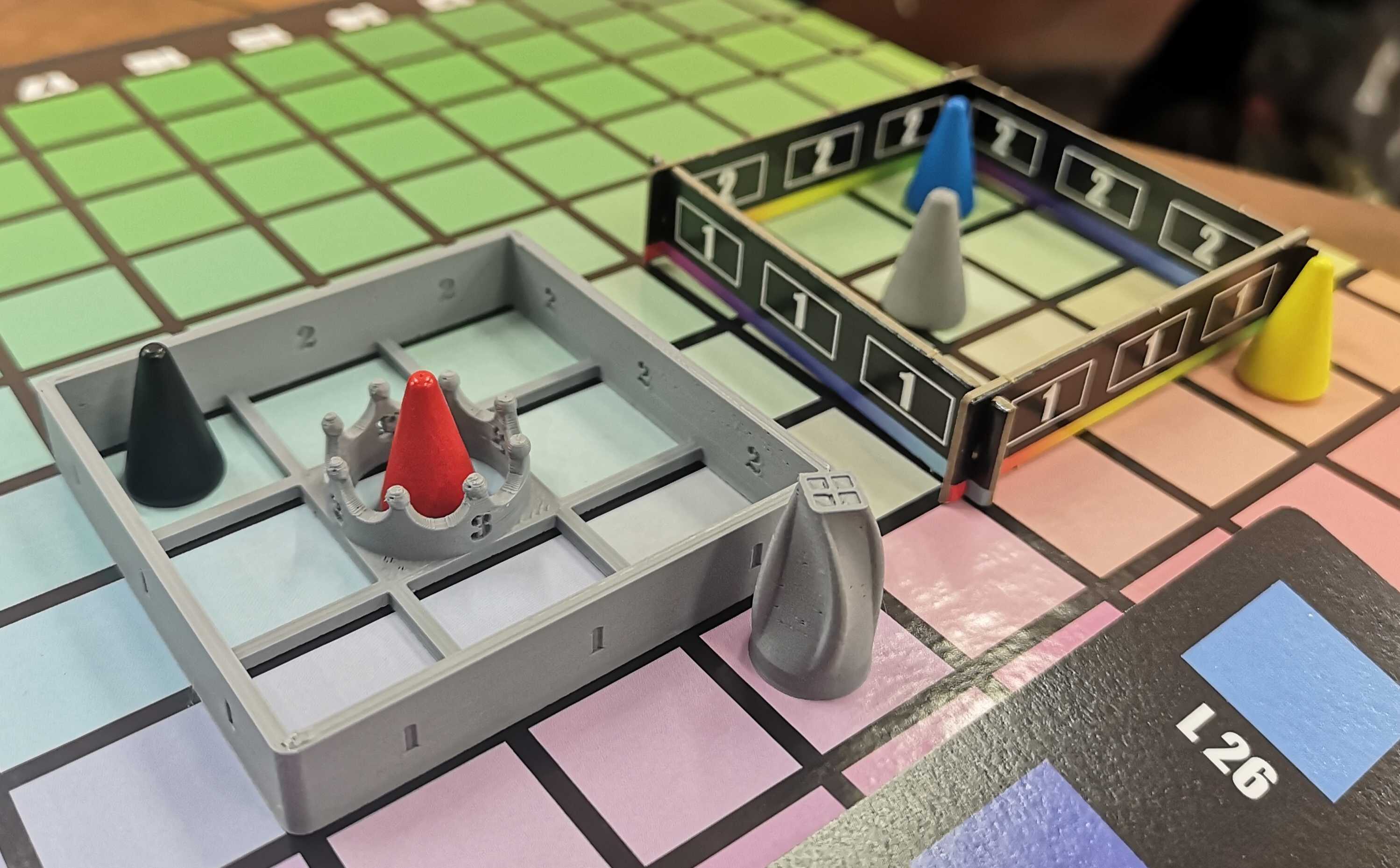 'Hues and Cues' scoring fence and printable player pawns