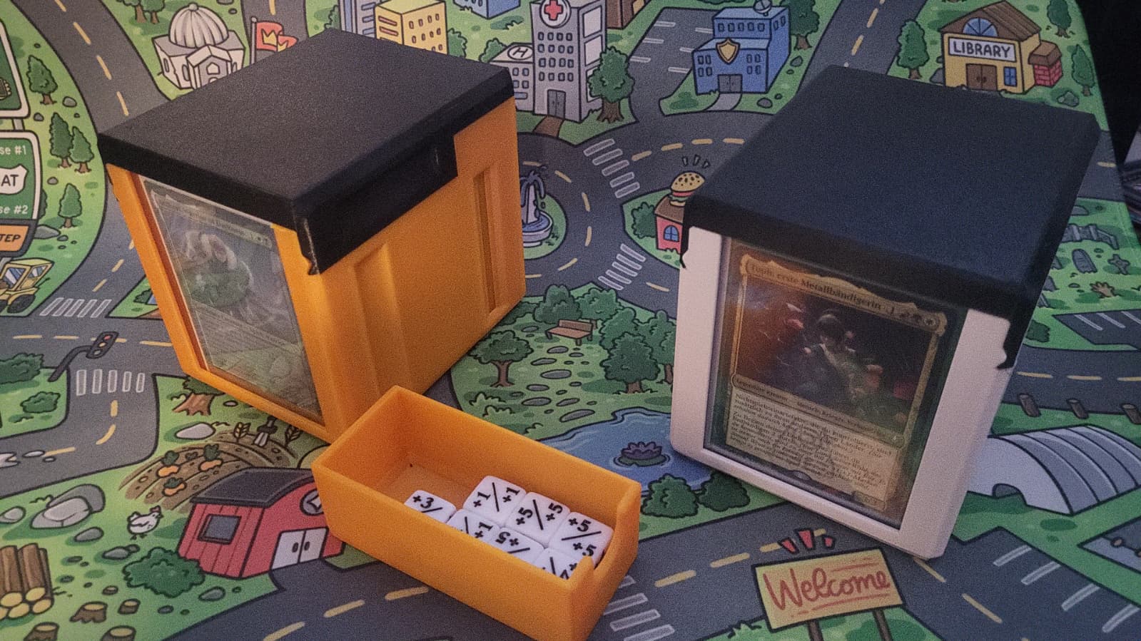 Commander Deckbox 100+ Double Sleeved Cards MTG