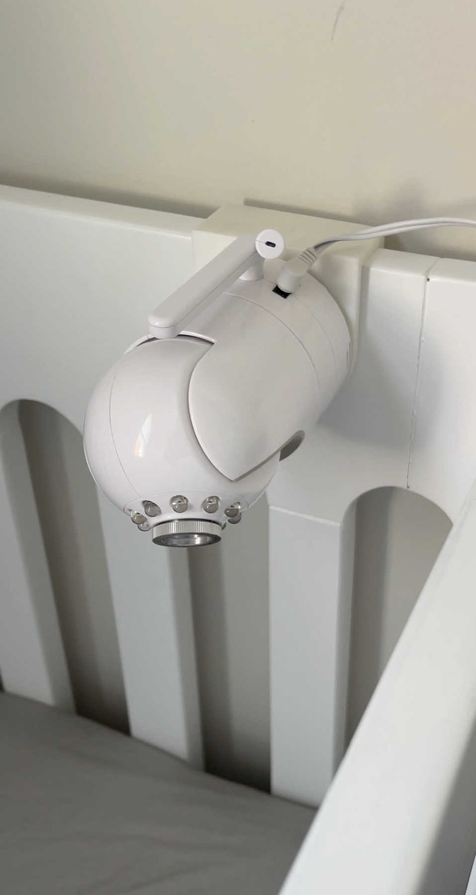 Infant Optics DXR-8 Mount for crib