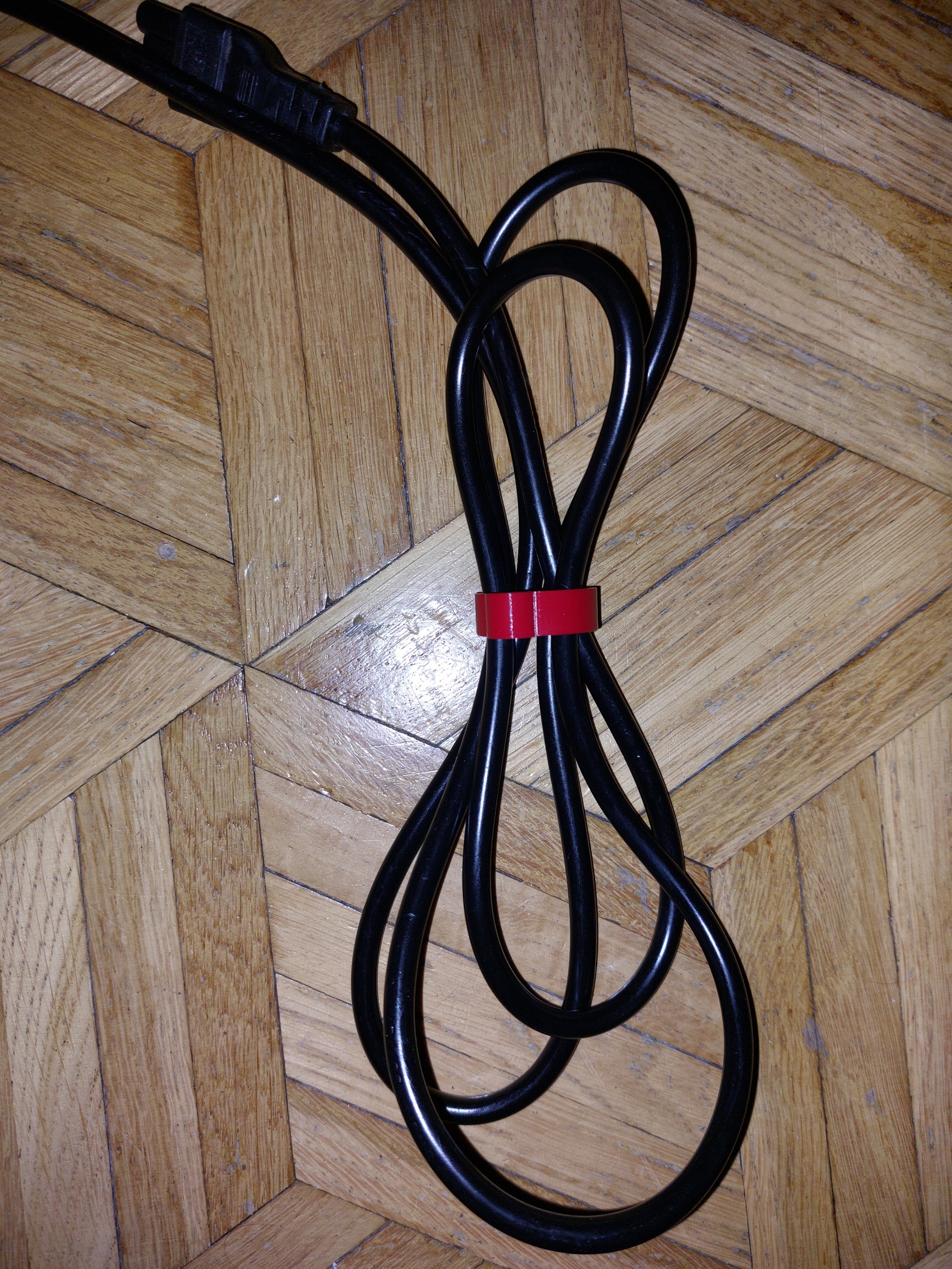 Miniatura 3 do modelo 3D Simple cable clamp (scallable) or ring :)