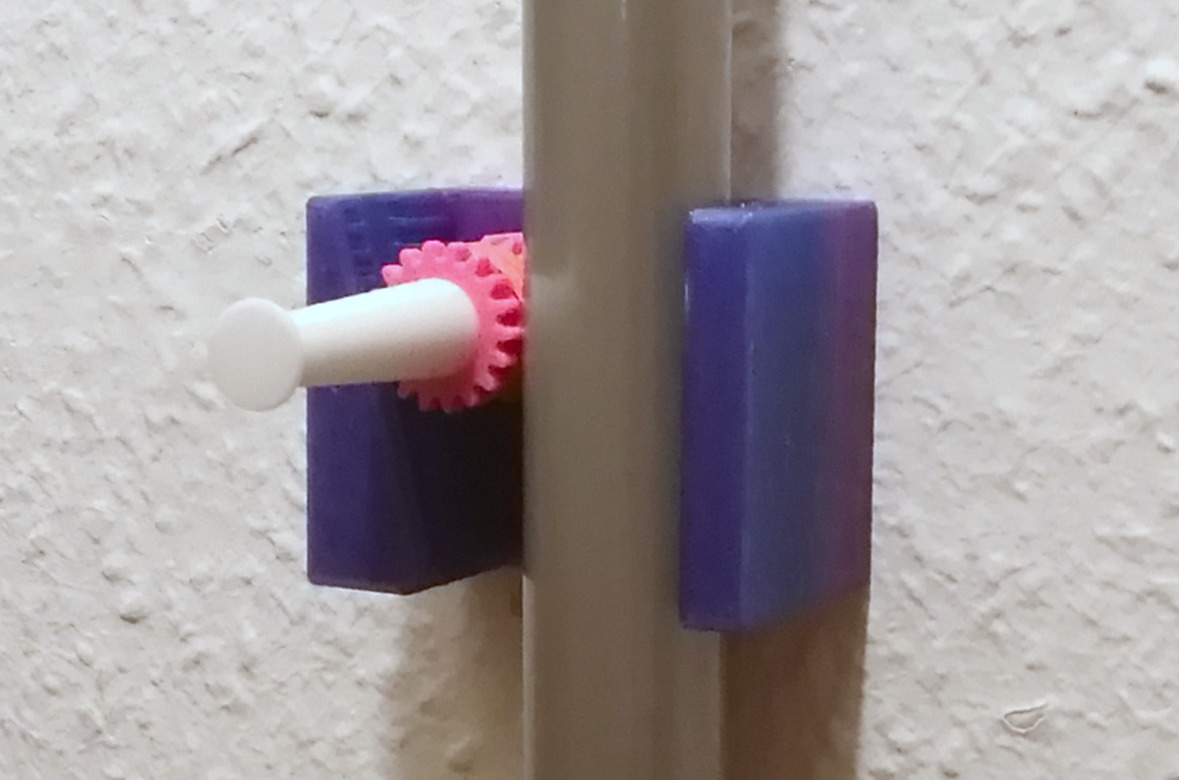 Add a hook for dustpan and brush by juckendes_Auge Download free STL model