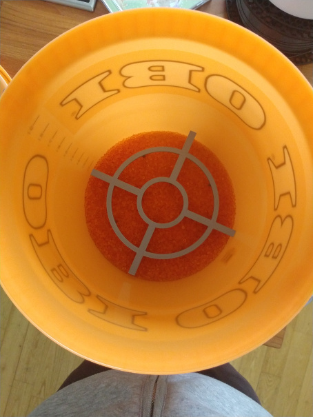 Filament storage in a bucket