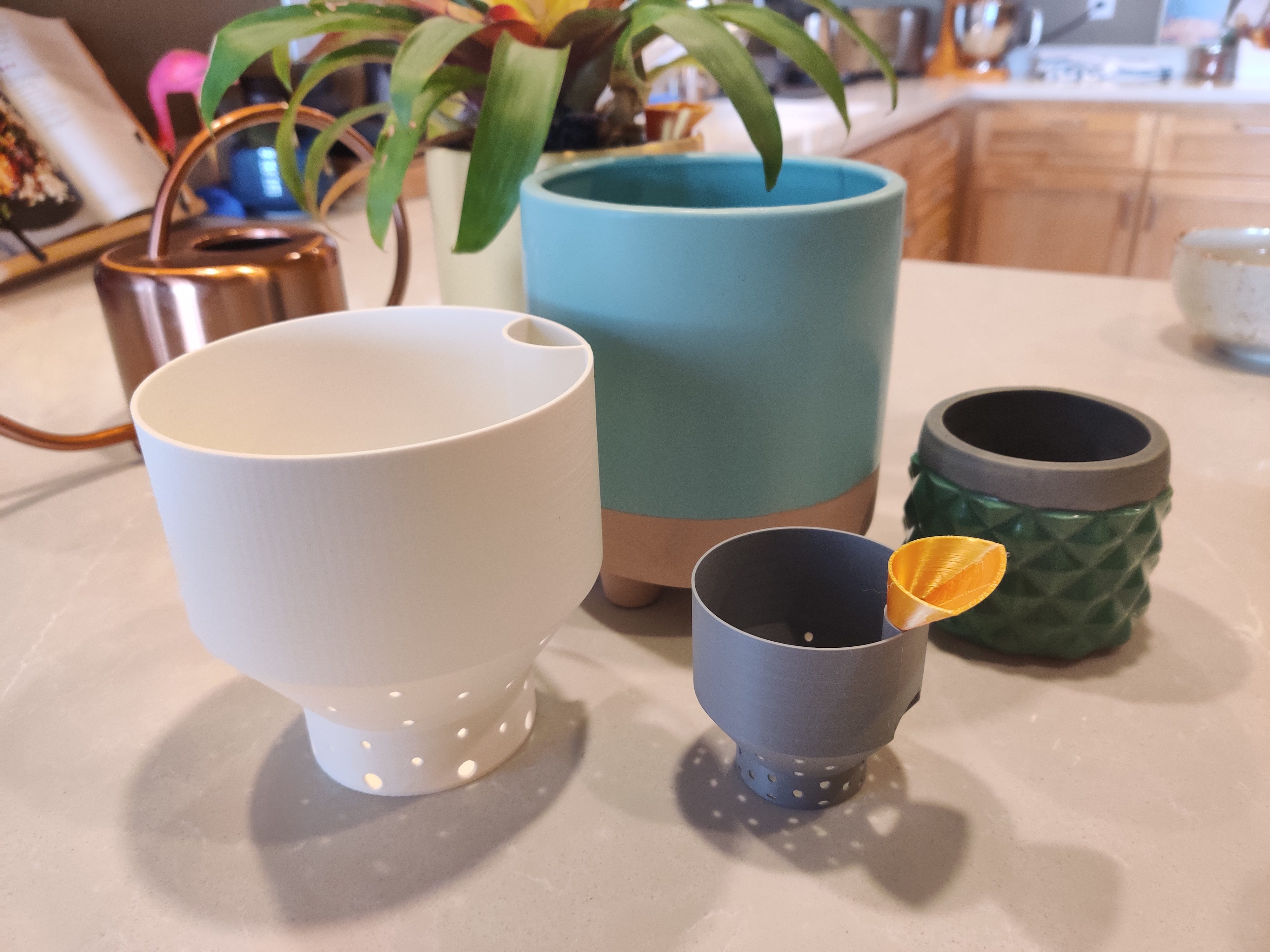 Scalable Self-watering Planter Insert with Optional Funnel