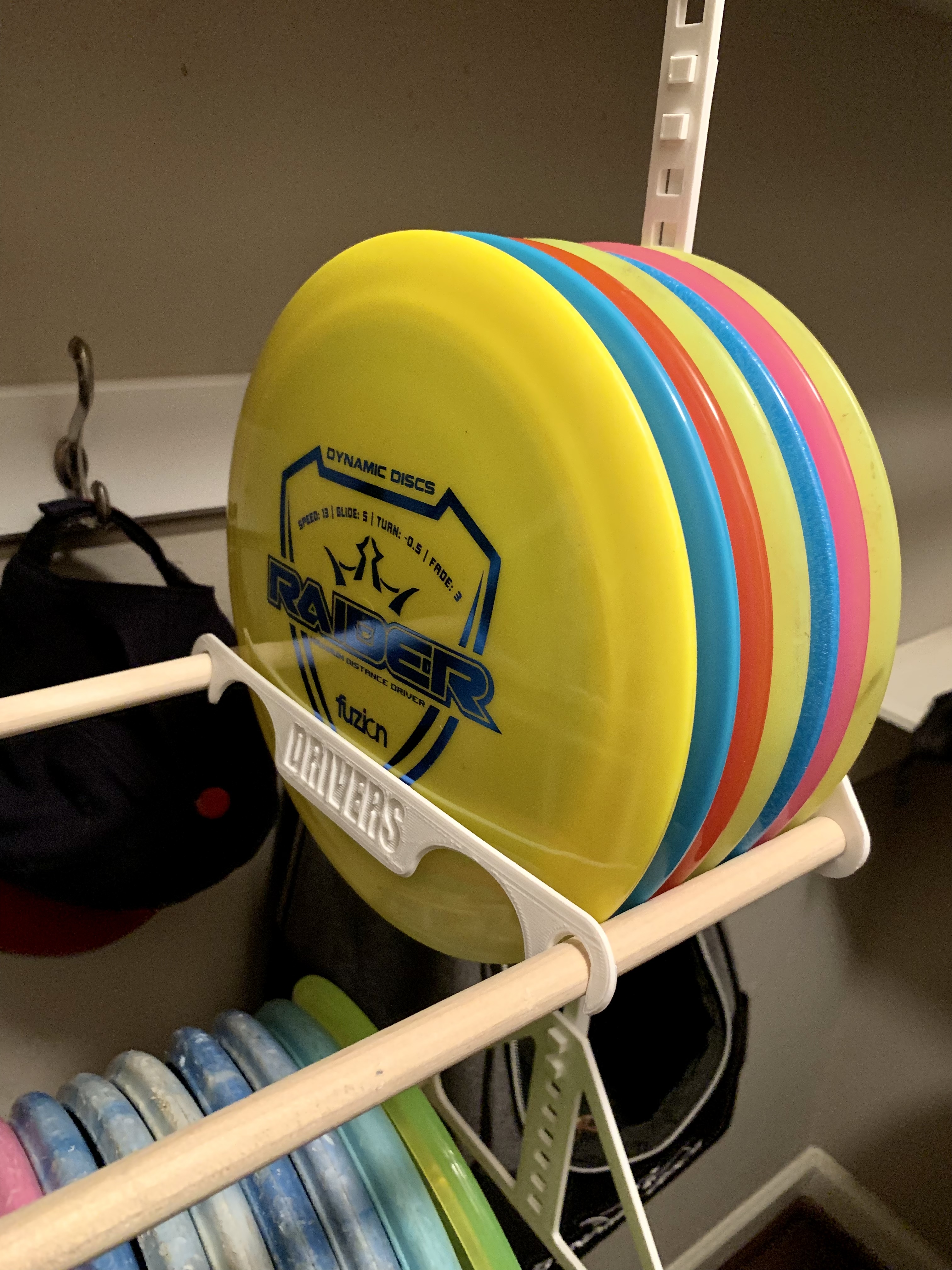 Disc wall hangers for college dorm : r/discgolf