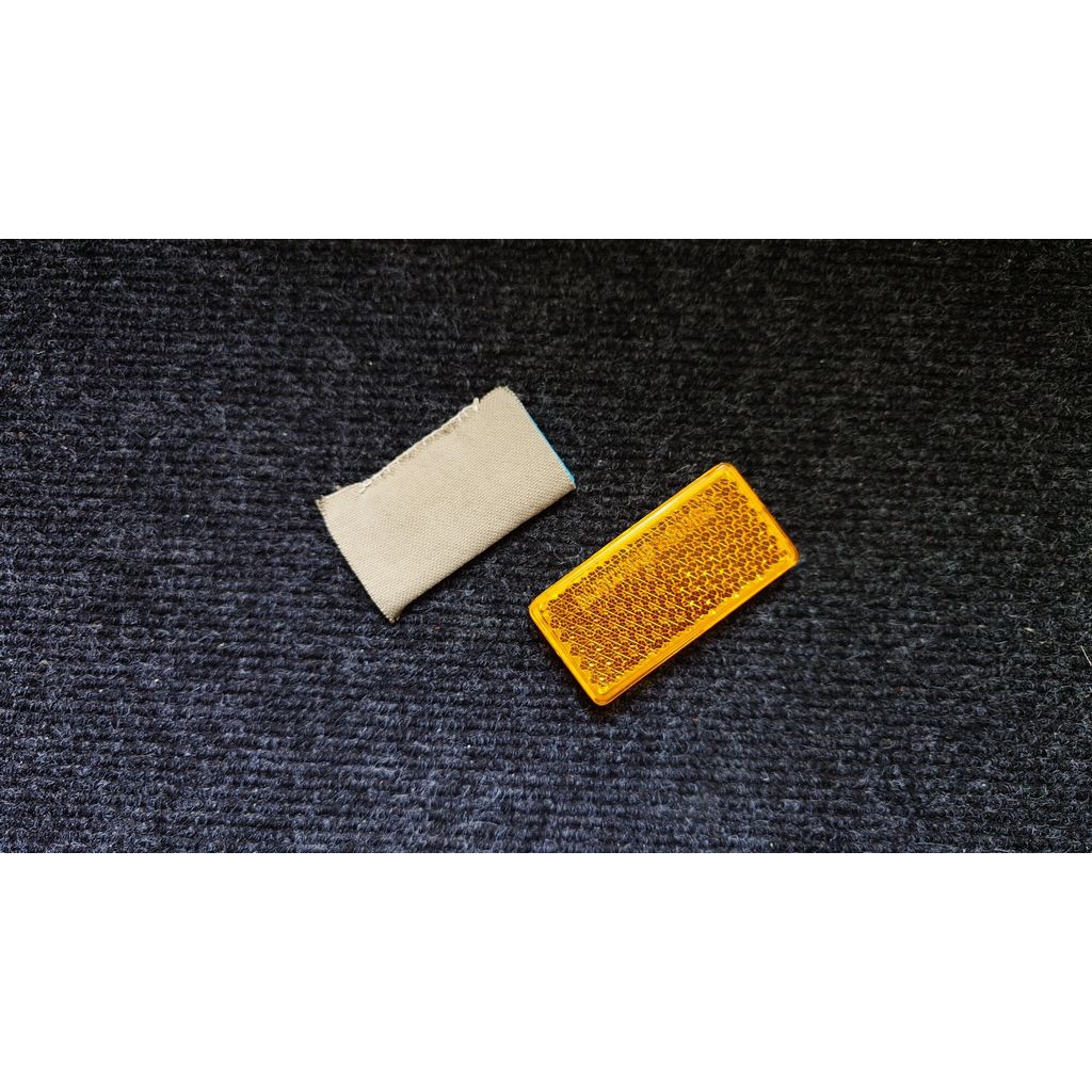 Quick release small reflective panel for clothing/backpack with magnetic fastener. — miniatura 6