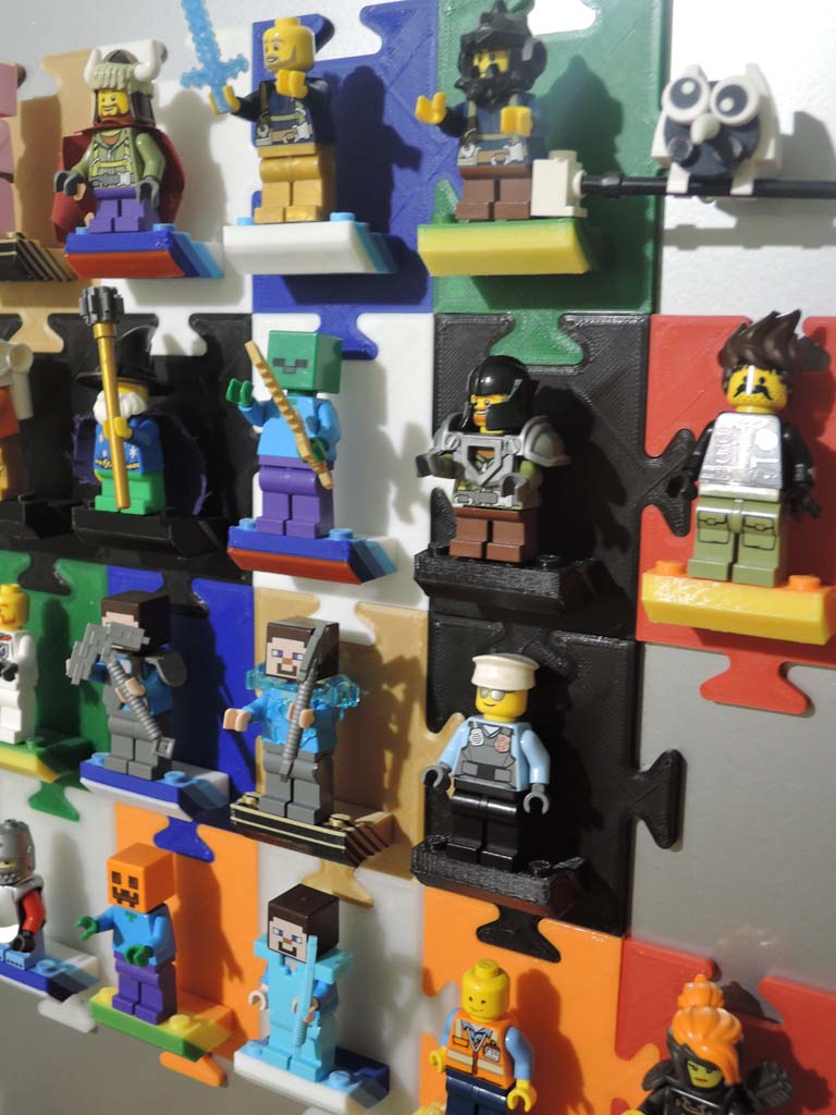 Magnetic stand for lego minifigs