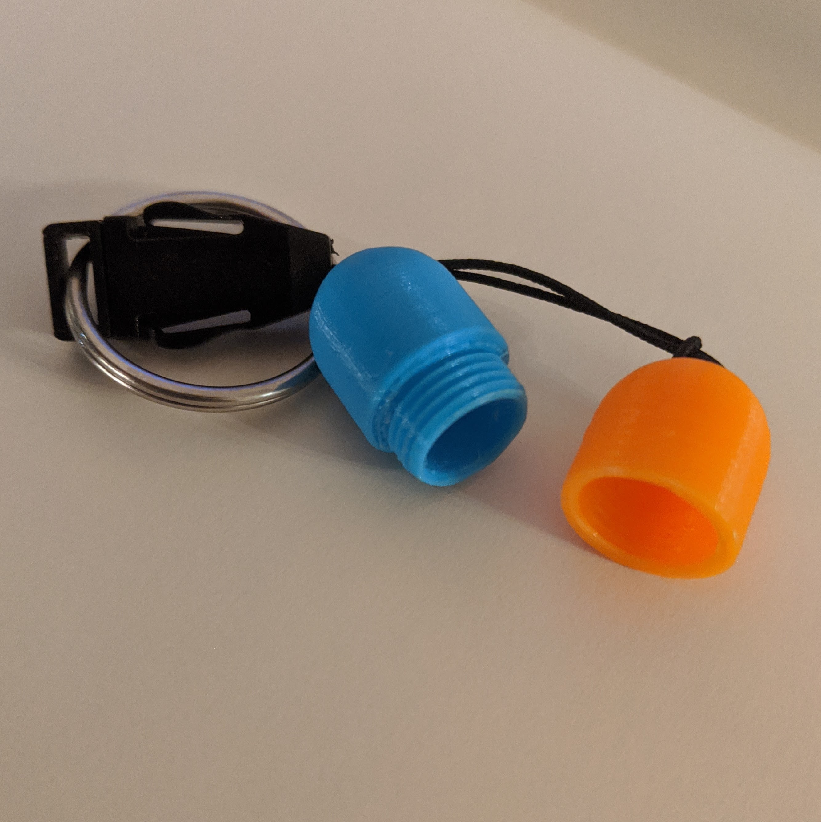 Miniatura 2 do modelo 3D Pill Box Keychain