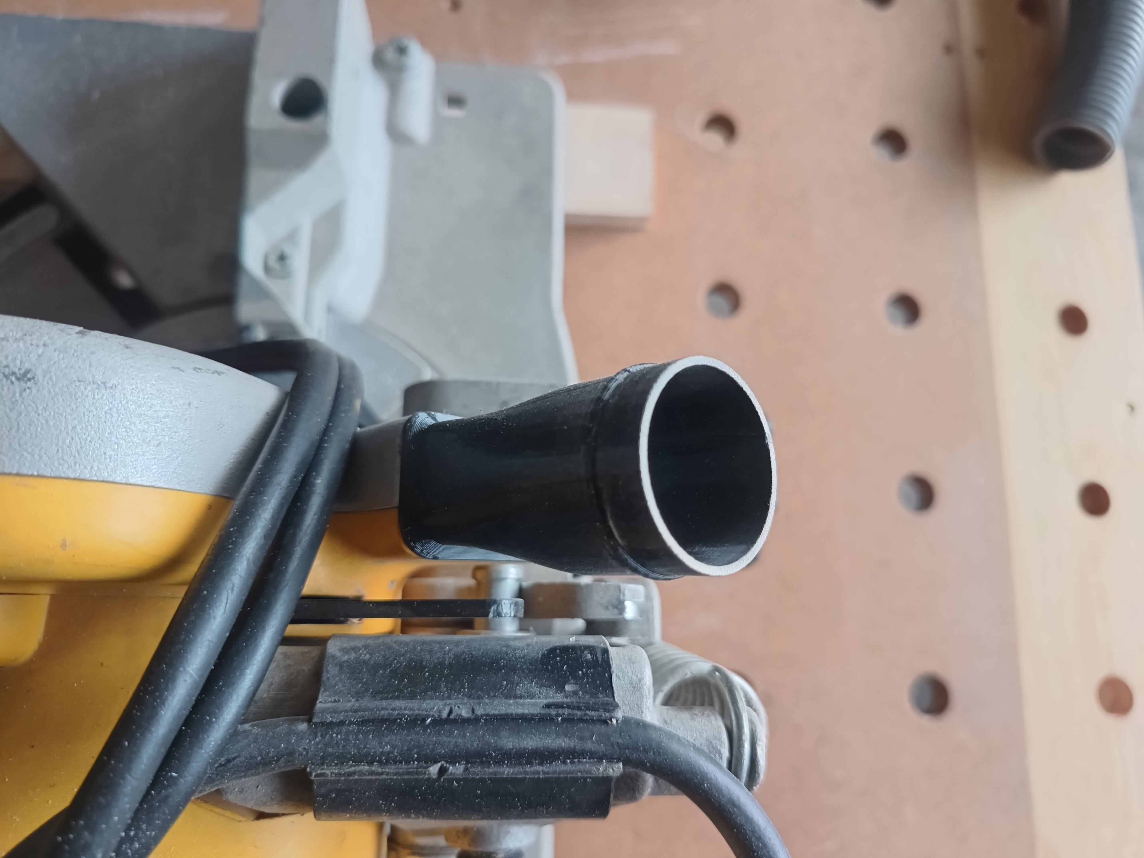 Dewalt dust extraction adaptor set for DW700 series mitre saws